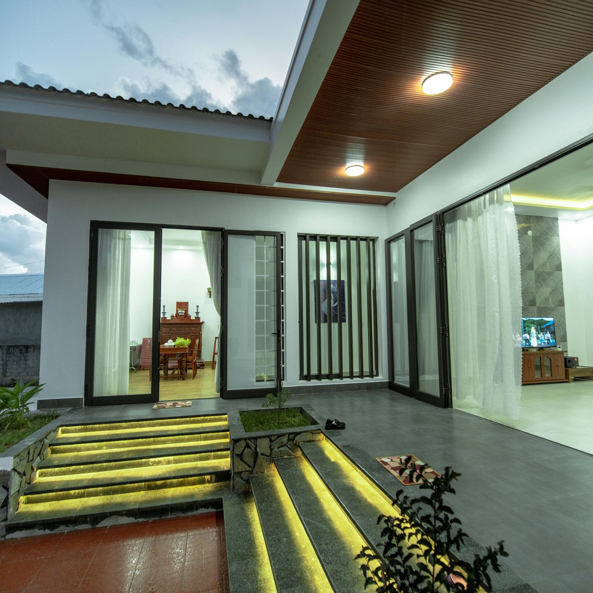 Sliding Door detail 2